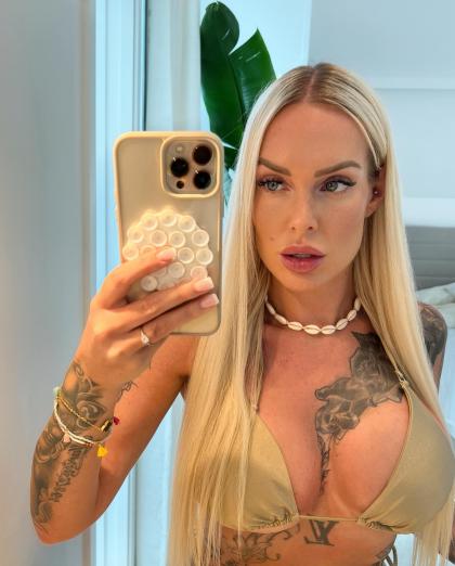 _vanessalouis_