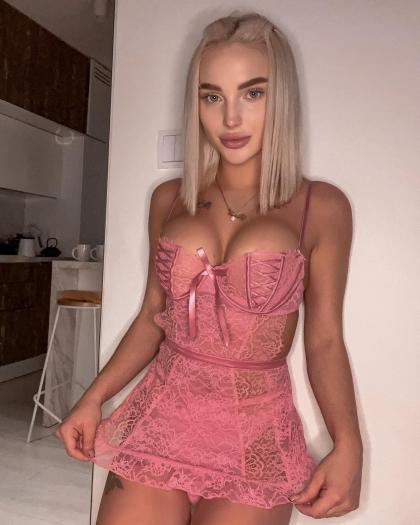 blondeee.barbie_22