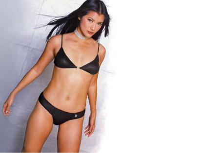 kelly-hu