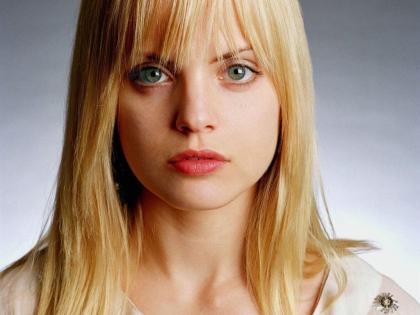 mena-suvari