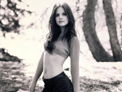 mena-suvari